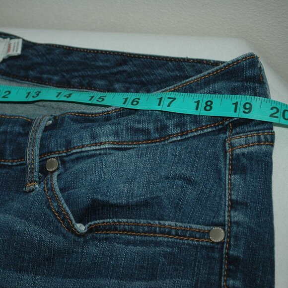 Torrid Boyfriend Jeans – Flaw - Medium Wash Stretch Denim Cropped Plus Size 18 - Picture 13 of 16